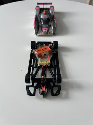 Coche Lola Aston Martin LMP Slot (scalextric)