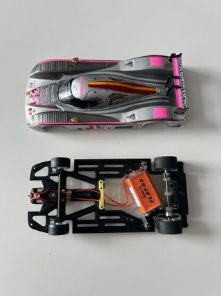 Coche Lola Aston Martin LMP Slot (scalextric)