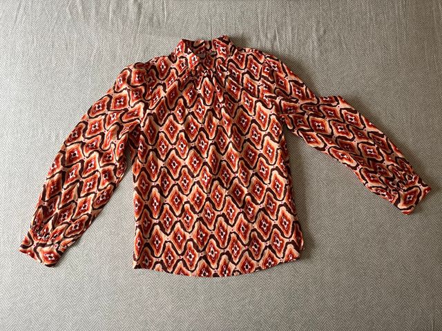 Blusa estampada marrón-naranja, talla M