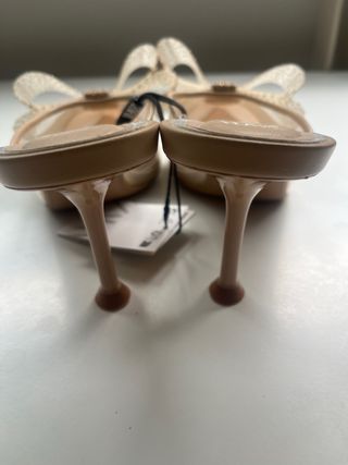 Zapatos Zara beige tacón 39