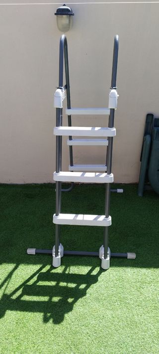 Escalera piscina tubular
