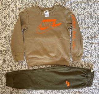 Conjunto Nike niño talla 116-122cm