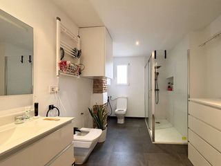 Piso en venta en La Roqueta en Valencia