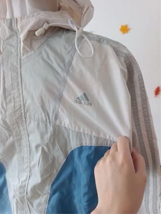 Chaqueta Adidas cortavientos impermeable