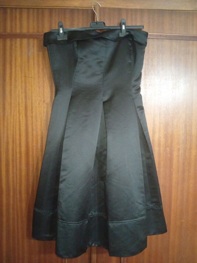 Vestido negro raso palabra de honor