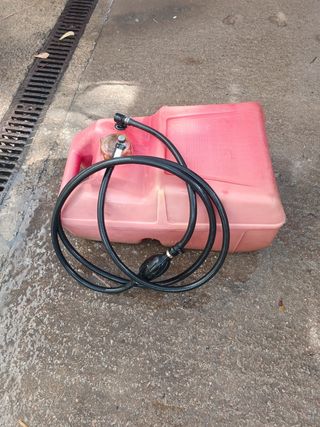 Zodiac 410 con motor Evinrude de 8 caballos