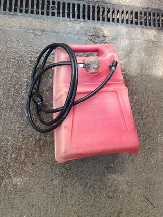 Zodiac 410 con motor Evinrude de 8 caballos