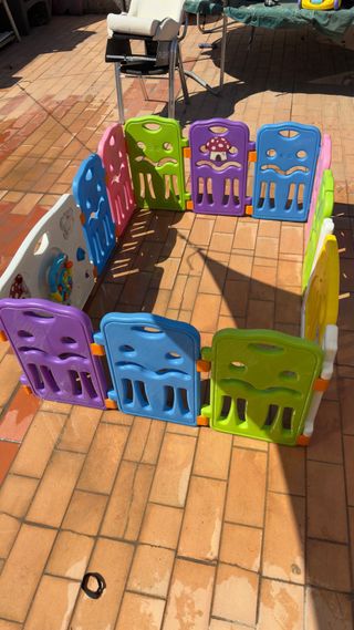 Parque infantil plegable de plástico