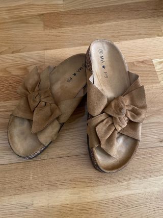 Sandalias planas marrones, talla 36