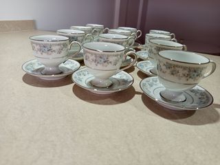 Juego café porcelana y plata 12 tazas y 12 platos