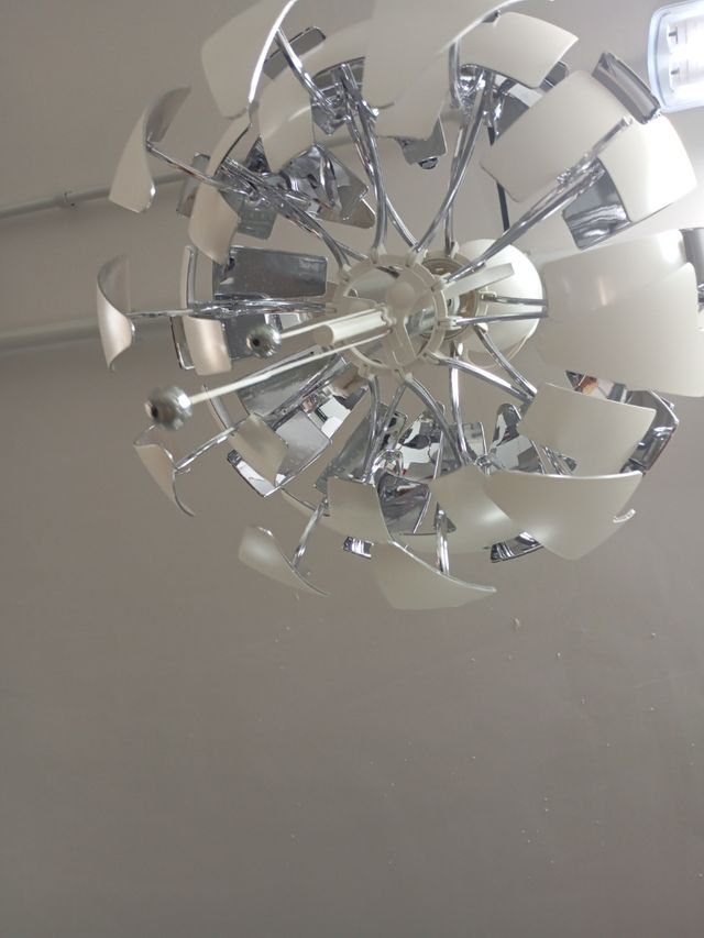 LÁMPARA BOLA TECHO IKEA - Moderna