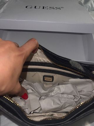 Bolso bandolera Guess negro