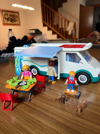 Autocaravana Playmobil familiar