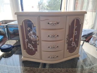 Joyero antiguo beige y dorado