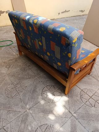 Sofá cama madera azul