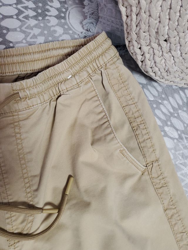 Pantalones beige chico