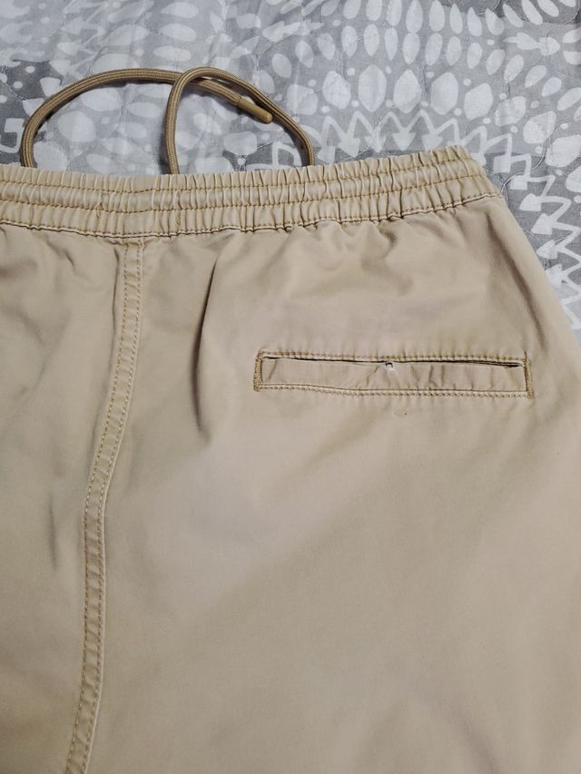 Pantalones beige chico