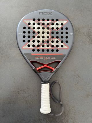 Pala pádel Nox AT10 Genius 18K 2025