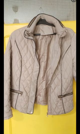 Cazadora acolchada beige mujer