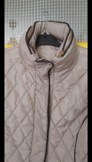 Cazadora acolchada beige mujer