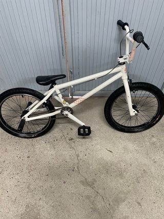 BMX blanca usada