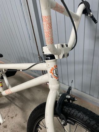 BMX blanca usada