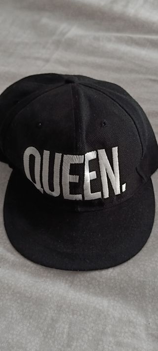 Gorra negra Queen