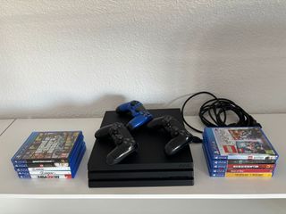 PS4 Slim + 3 mandos originales + 10 juegazos 
