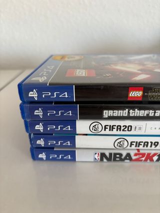 PS4 Slim + 3 mandos originales + 10 juegazos 