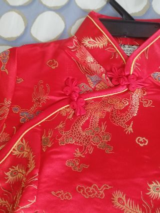 Kimono original china. Incluye diadema y zapatos. 