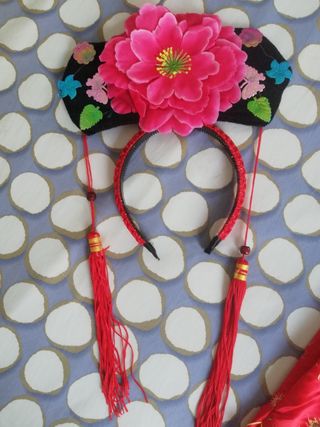 Kimono original china. Incluye diadema y zapatos. 