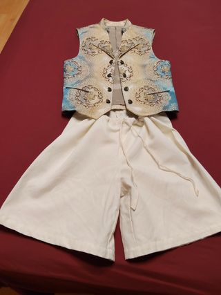 Traje fallero azul y dorado