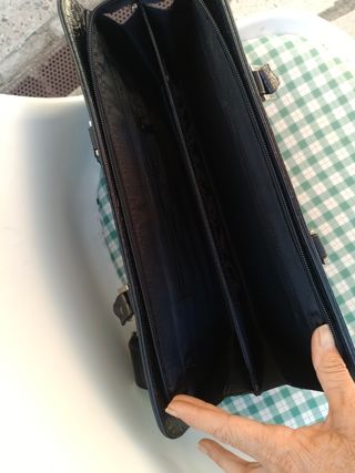 Bolso negro imitacion piel cocodrilo