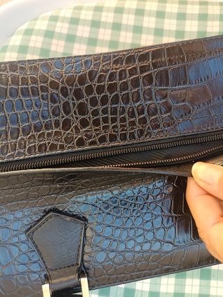 Bolso negro imitacion piel cocodrilo