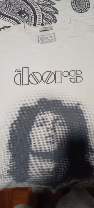 Camiseta The Doors - MANGO S

Talla como M