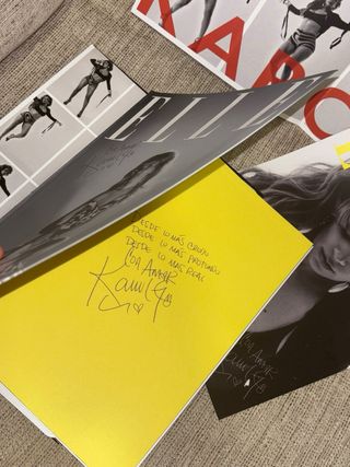 Revista edición coleccionista de Elle x Karol G
