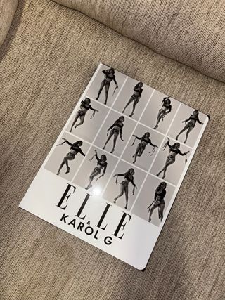 Revista edición coleccionista de Elle x Karol G