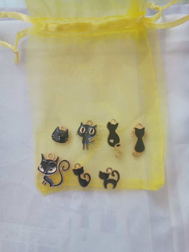Pack 10 colgantes gatos metal esmaltado