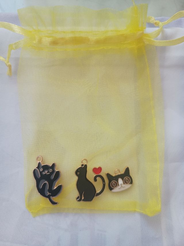 Pack 10 colgantes gatos metal esmaltado