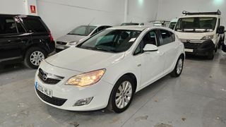 Opel Astra 2012