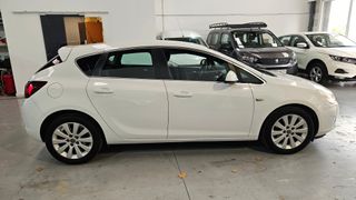 Opel Astra 2012