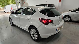 Opel Astra 2012