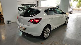 Opel Astra 2012