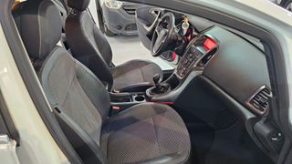 Opel Astra 2012