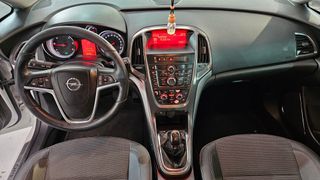 Opel Astra 2012