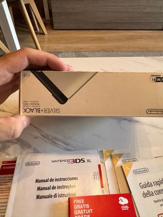 Nintendo 3DS XL: Scatola & Manuali