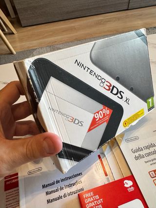 Nintendo 3DS XL: Scatola & Manuali