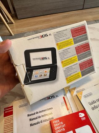 Nintendo 3DS XL: Scatola & Manuali