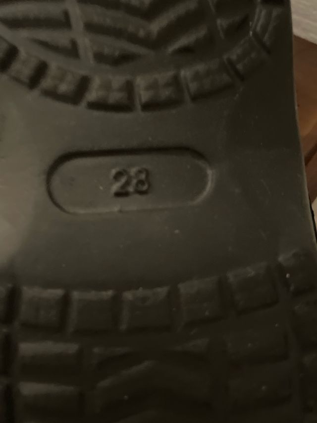 Crocs negros talla 28