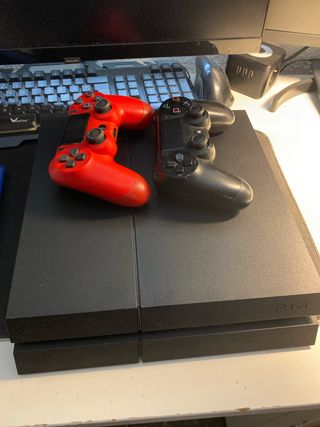 PS4 (PlayStation 4) 1TB - 2 mandos y 3 juegos